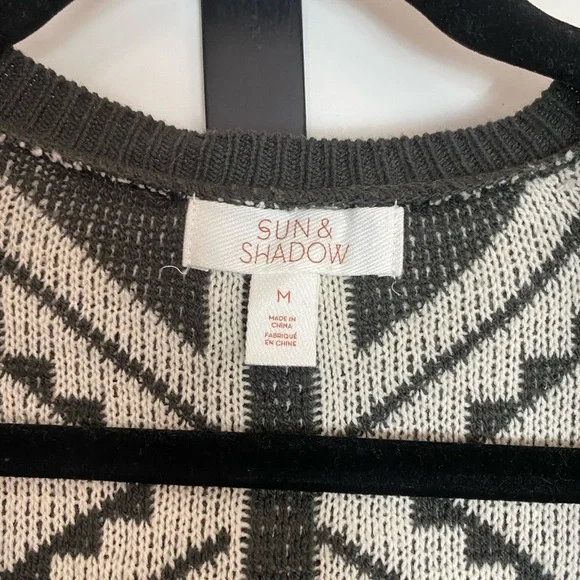 Sun & Shadow Bohemian Geometric Black and Cream Poncho Fringe Detail size M - Picture 11 of 11